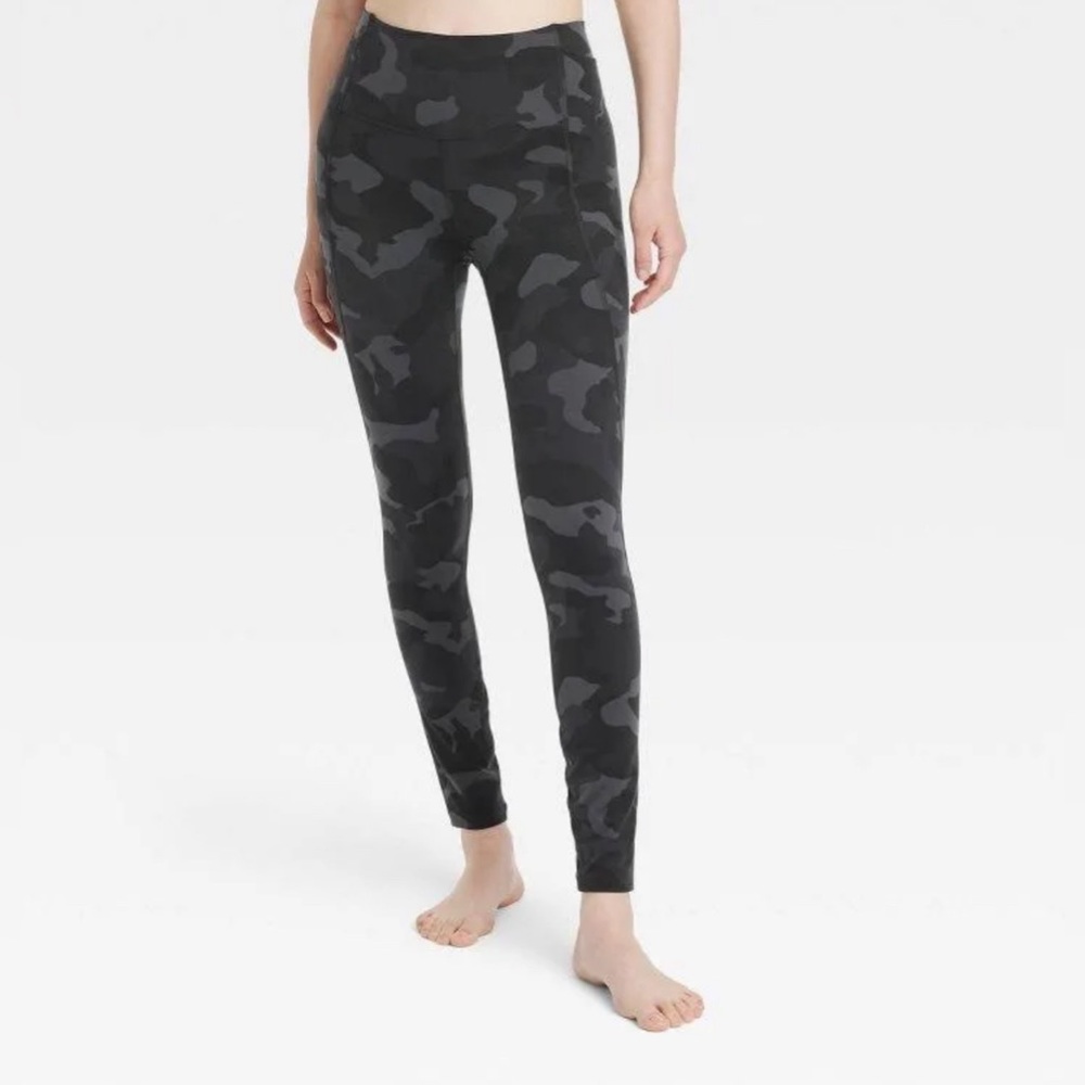 All in motion black camo leggings